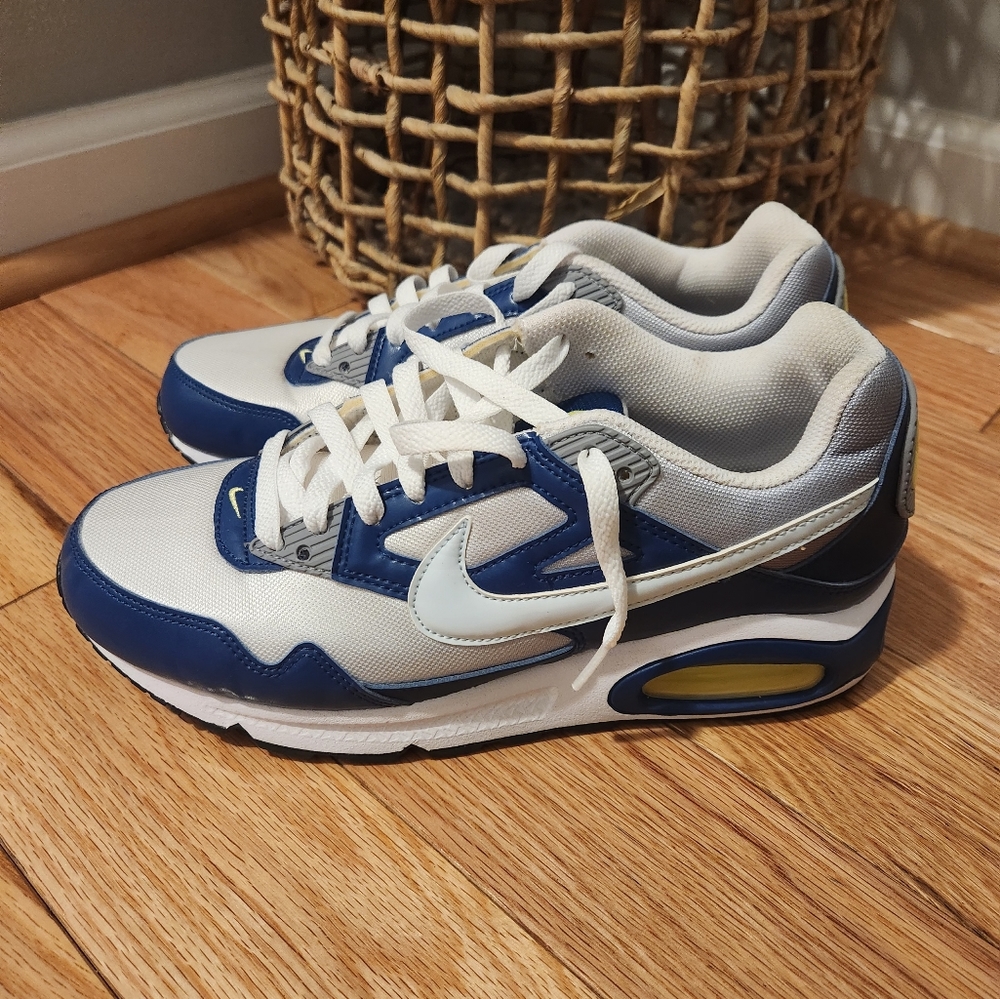 Nike sneakers sz W 8.5 white and blue